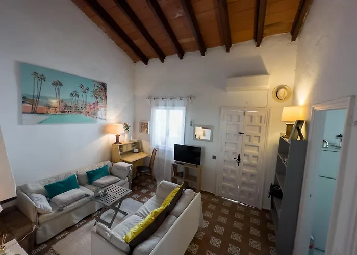 Casa Bela, Casa Reformada En Muy Cerca De La Playa Будинок відпочинку Марбелья